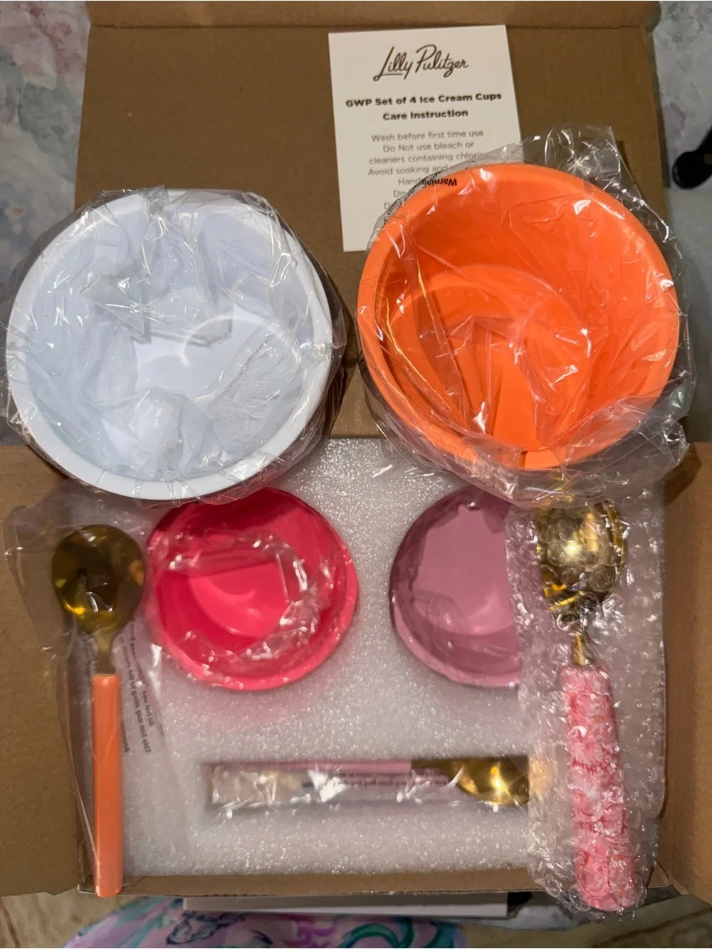 NIB Lilly Pulitzer 4 Ice Cream Cup snd Spoons Set and Scooper - Orange, Pink New